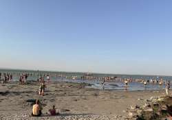 Megható összefogás a siófoki strandon: emberláncban kerestek egy eltűnt ötéves kisfiút